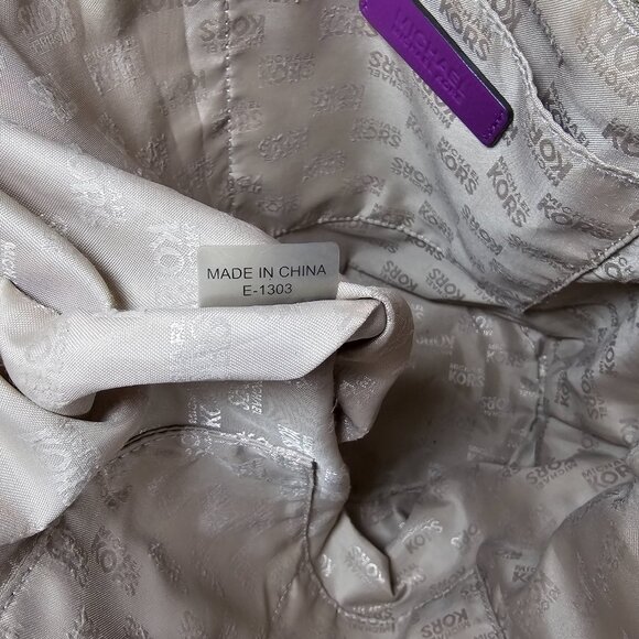 Michael Kors E-1303 Purple Leather Shoulder Bag - Picture 10 of 11